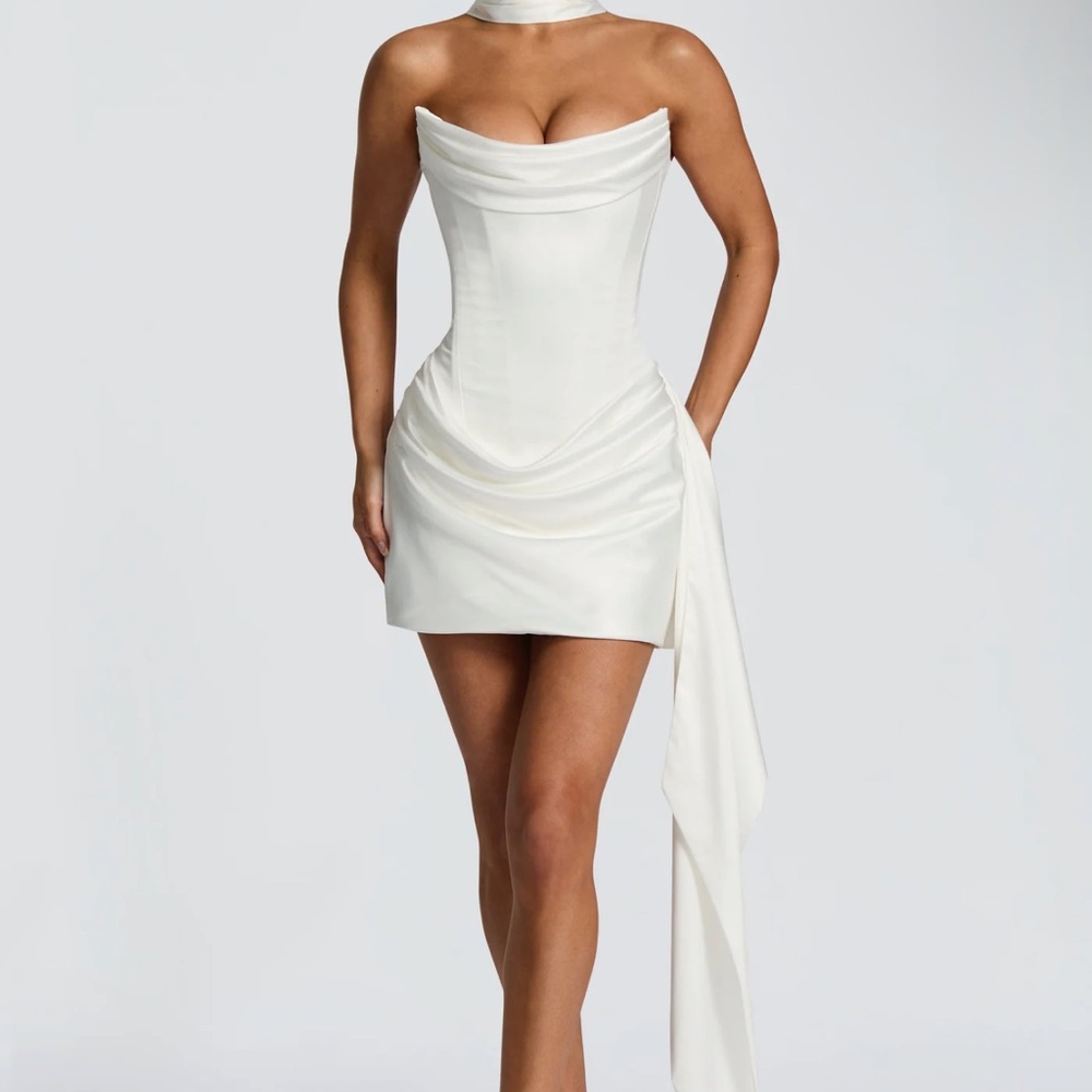Elegant White Strapless Dress - Picture 5 of 8